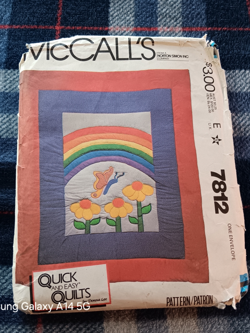 McCall's Quick & Easy Quilts Pattern - Rainbow Flower Appliqué in Red & Blue